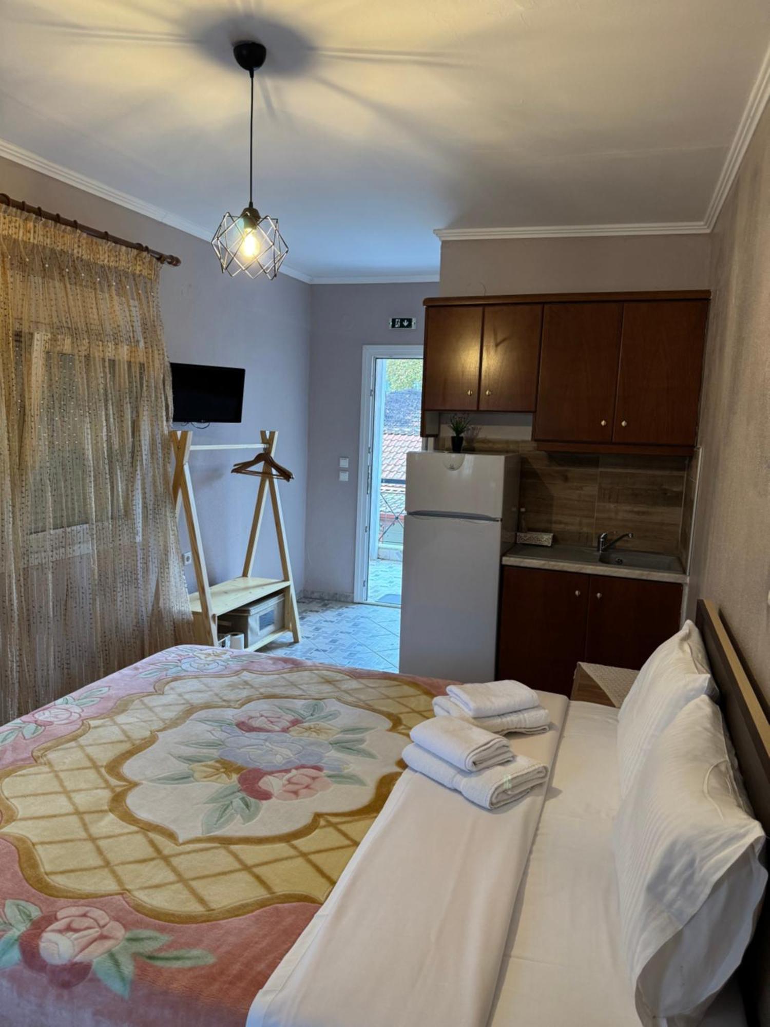 Agapi Hotel Órma Екстериор снимка