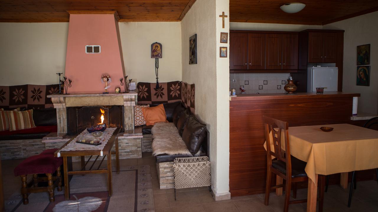 Agapi Hotel Órma Екстериор снимка